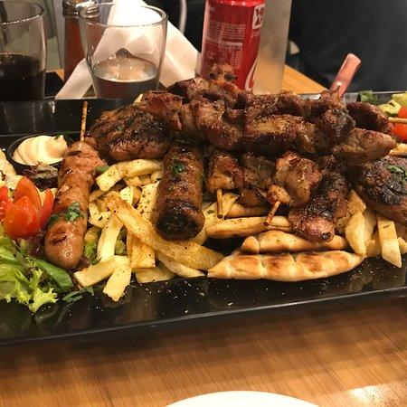 Se anammena karvouna